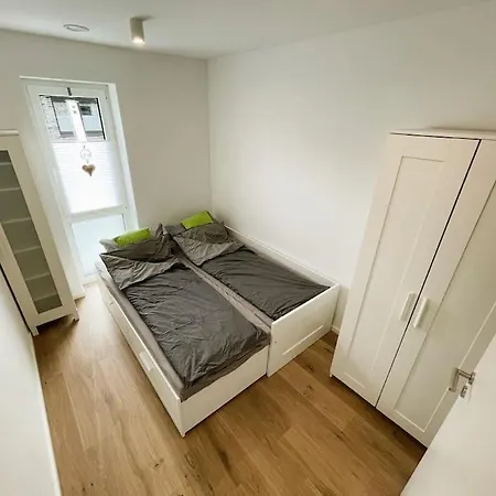 85qm Neubau-wohnung Fuer 5-6 Personen, 2 Badezimmer & 3 Schlafzimmer