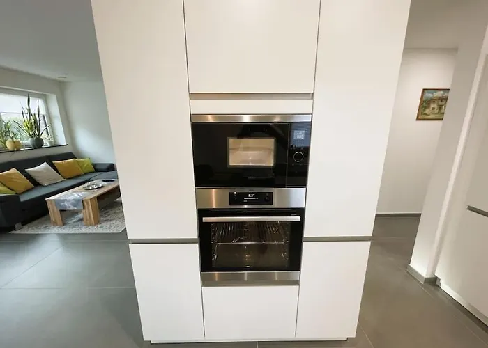 Apartament 85qm Neubau-wohnung Fuer 5-6 Personen, 2 Badezimmer & 3 Schlafzimmer *