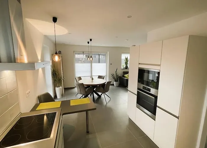 85qm Neubau-wohnung Fuer 5-6 Personen, 2 Badezimmer & 3 Schlafzimmer Hörstel