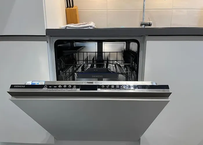 85qm Neubau-wohnung Fuer 5-6 Personen, 2 Badezimmer & 3 Schlafzimmer Apartament