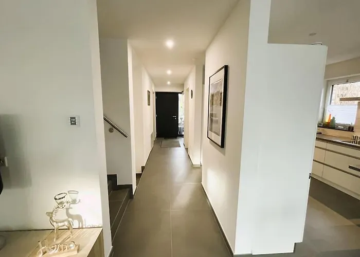 85qm Neubau-wohnung Fuer 5-6 Personen, 2 Badezimmer & 3 Schlafzimmer