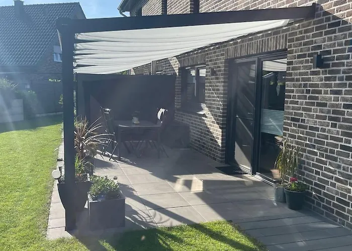 85qm Neubau-wohnung Fuer 5-6 Personen, 2 Badezimmer & 3 Schlafzimmer *